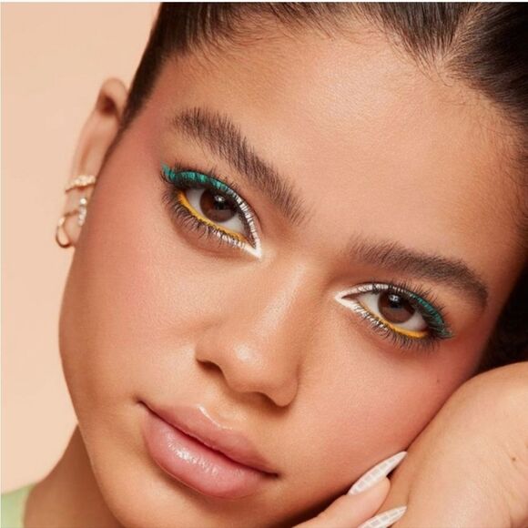 Morphe 2 Eye Wish Shadow Stick + Sharpener - Picture 3 of 7